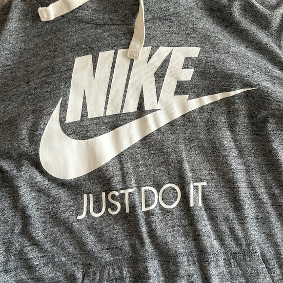 Nike sweatshirt - Picture 2 of 4